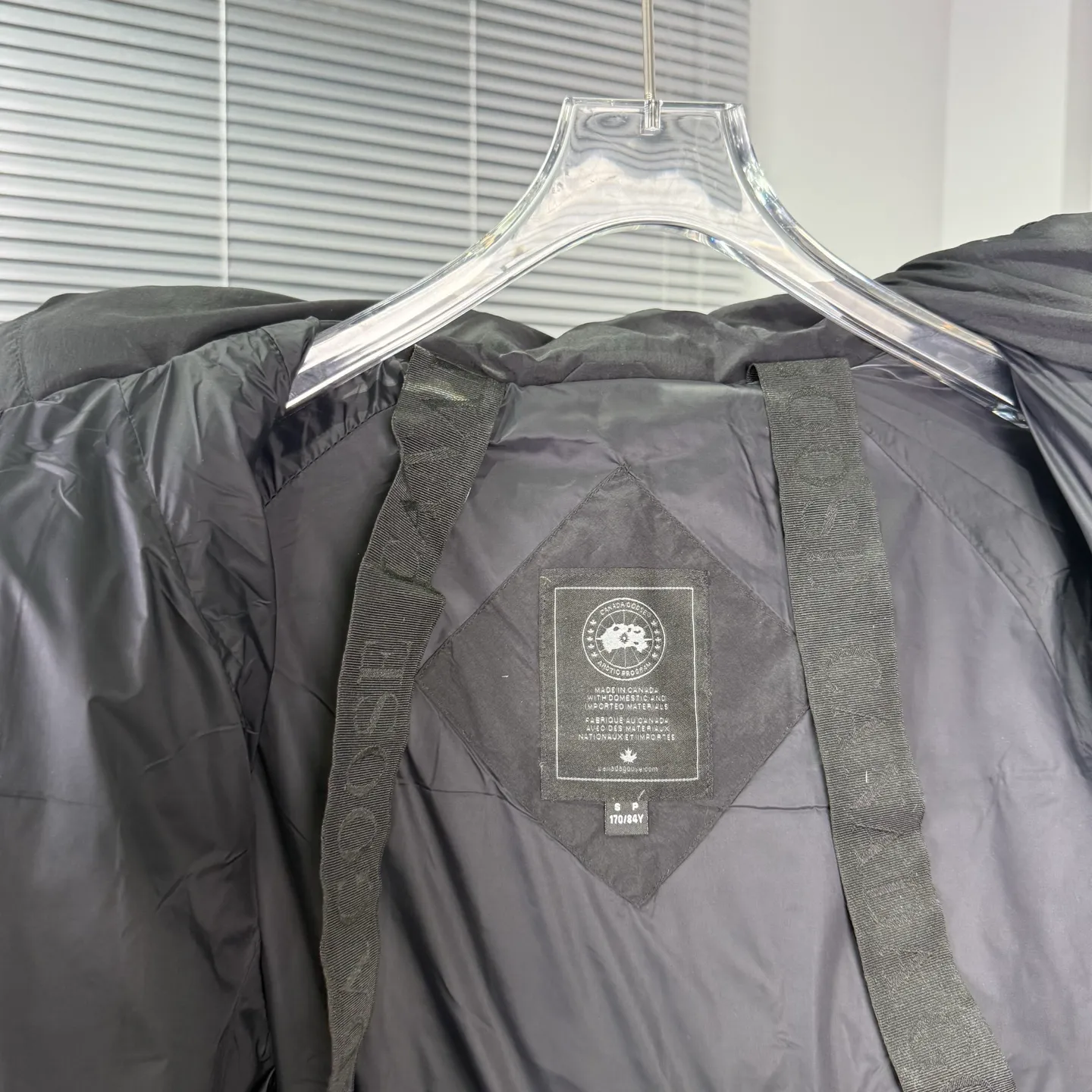 P880 High-end quality 𝑪𝒂𝒏𝒂𝒅𝒂 𝑮𝒐𝒐𝒔𝒆｜Canada Goose Black Label 𝗝𝘂𝗻𝗰𝘁𝗶𝗼𝗻 Series Capsule Short Down Jacket/Ouyang Nana Generation/Same Style for Men and Women 𝗦𝗶𝘇𝗲: 𝗫𝗦 𝗦 𝗠 𝗟 𝗫𝗟 𝗫𝗫𝗟 Product color: black, pure white, off-white, cherry blossom pink, green, brown, Coding: 𝟬𝟬𝟬𝟲𝟭𝟬𝗖